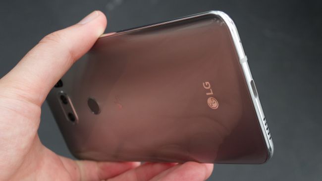LG V30